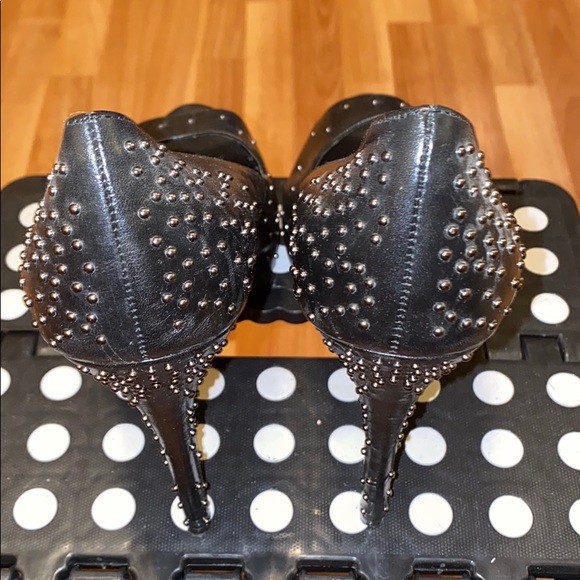 Report Signature Studded Leather Pumps👠 - Picture 4 of 9